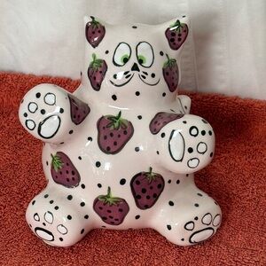 Bella Casa by Ganz 'MEOWBERRY' Kitty Cat Piggy Bank EUC Pink & purple Strawberry